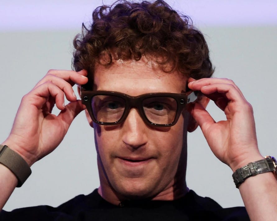 Zuckerberg’s AI glasses ‘spy on people on the toilet’